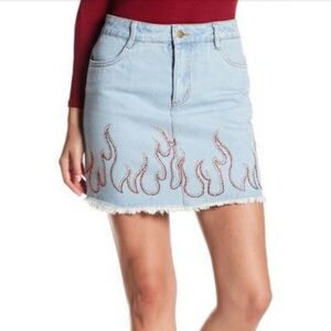 Jeweled Flames Light Wash Raw Hem Denim Jean Mini Skirt Size Small